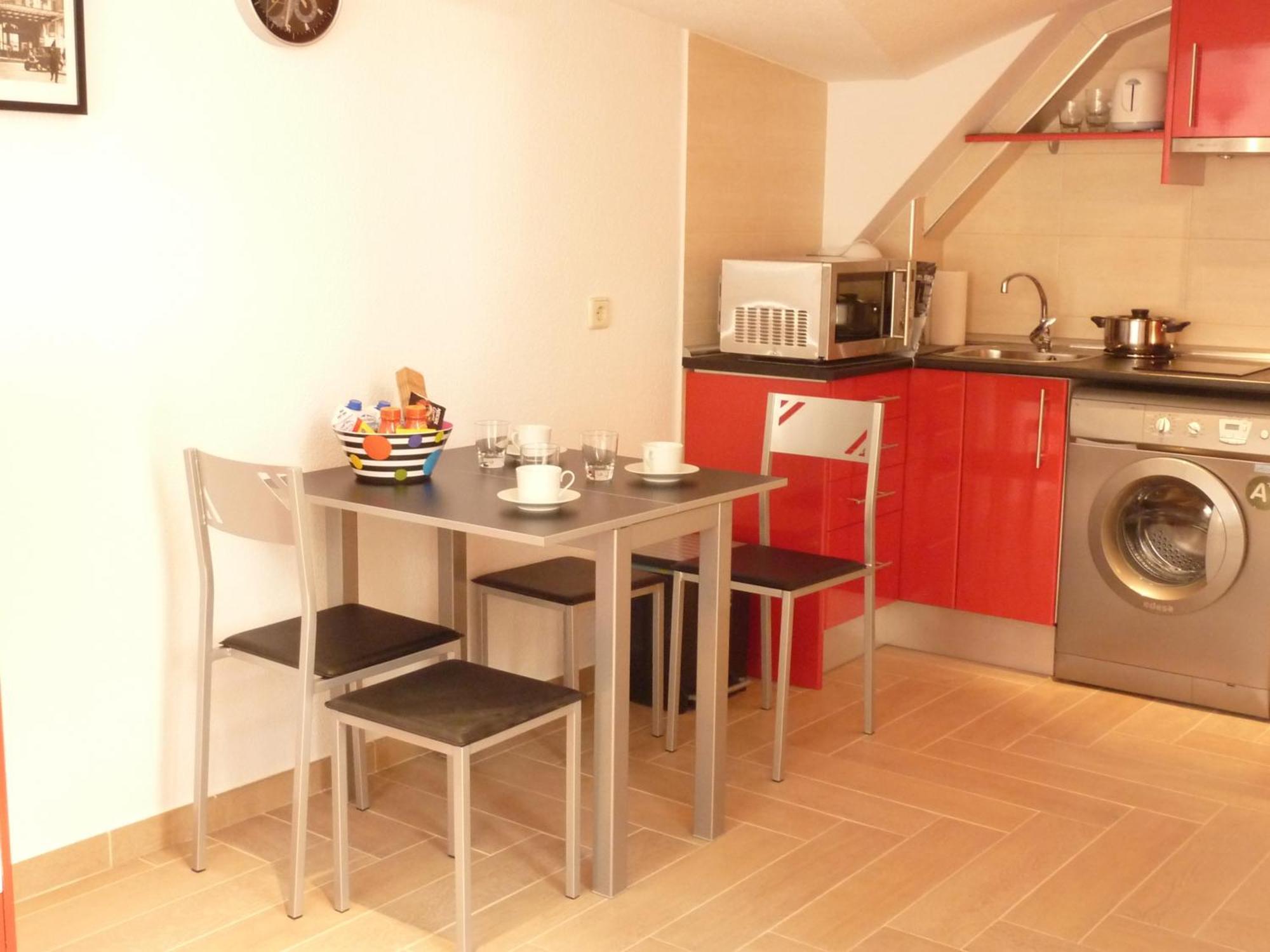 Apartamentos Madrid Centro Екстер'єр фото