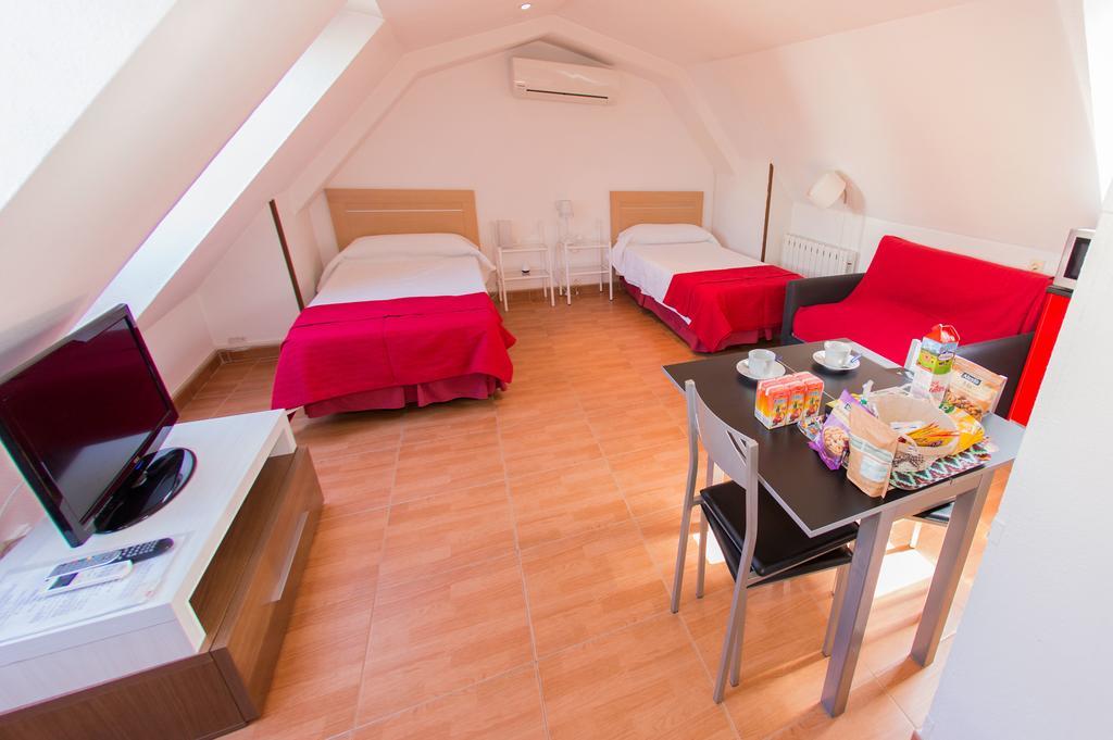 Apartamentos Madrid Centro Екстер'єр фото