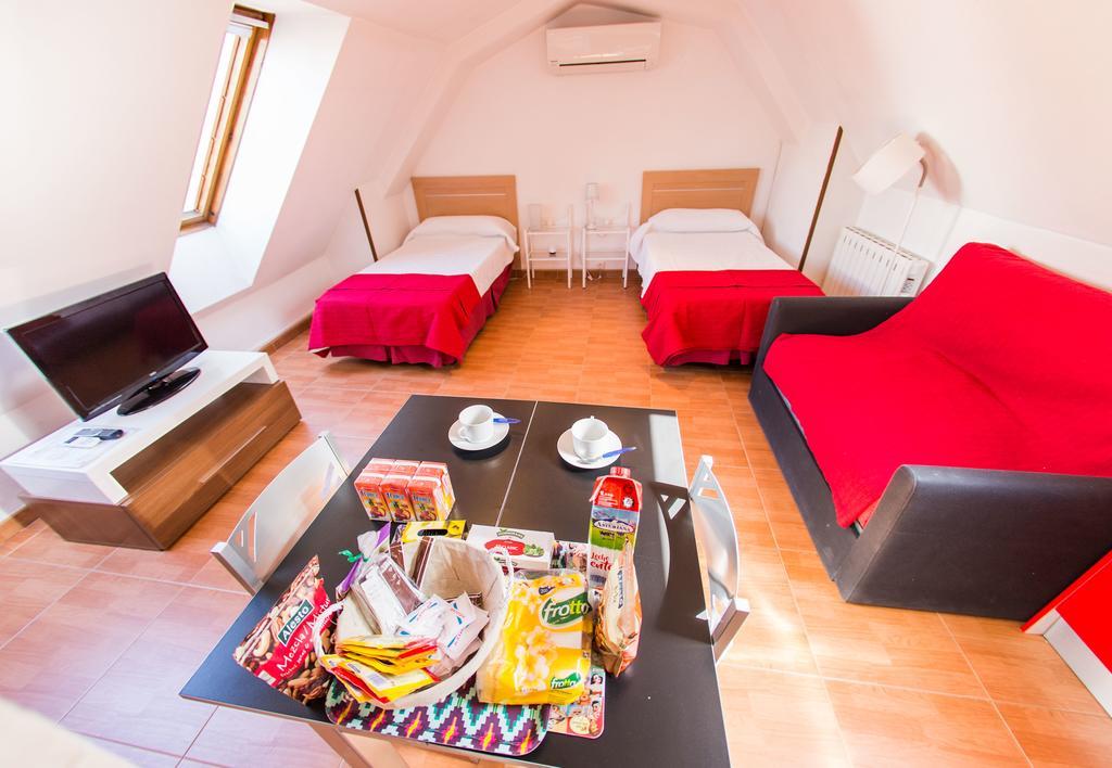 Apartamentos Madrid Centro Екстер'єр фото