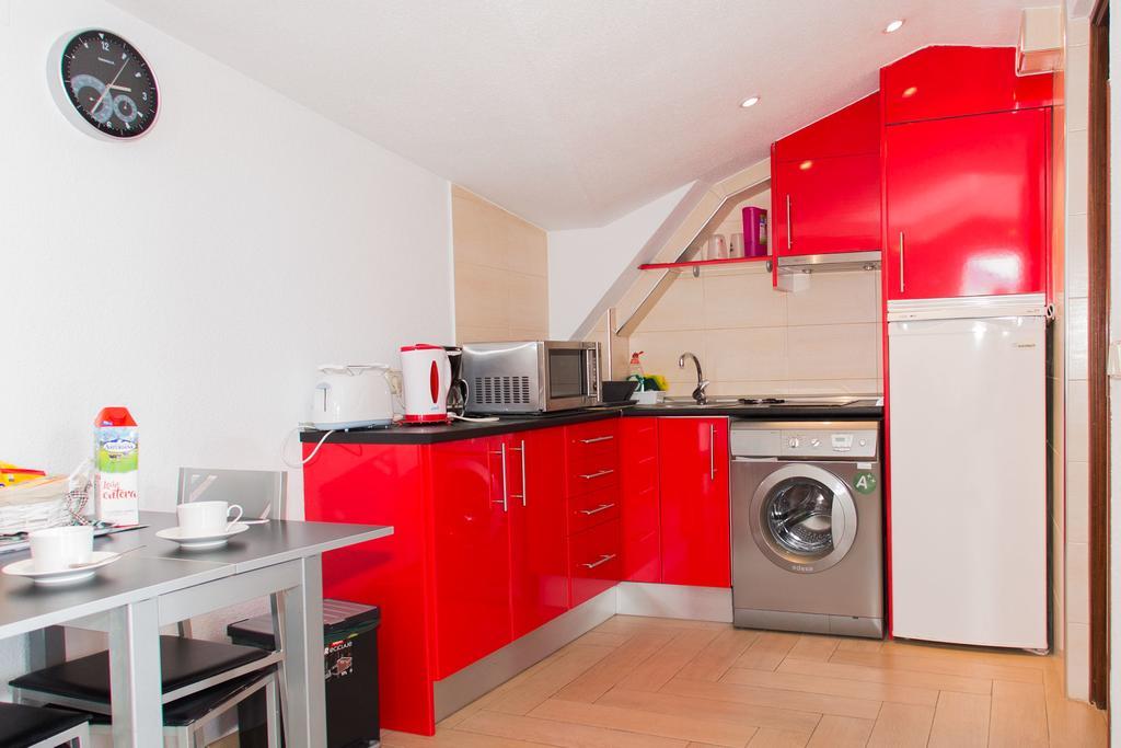 Apartamentos Madrid Centro Екстер'єр фото