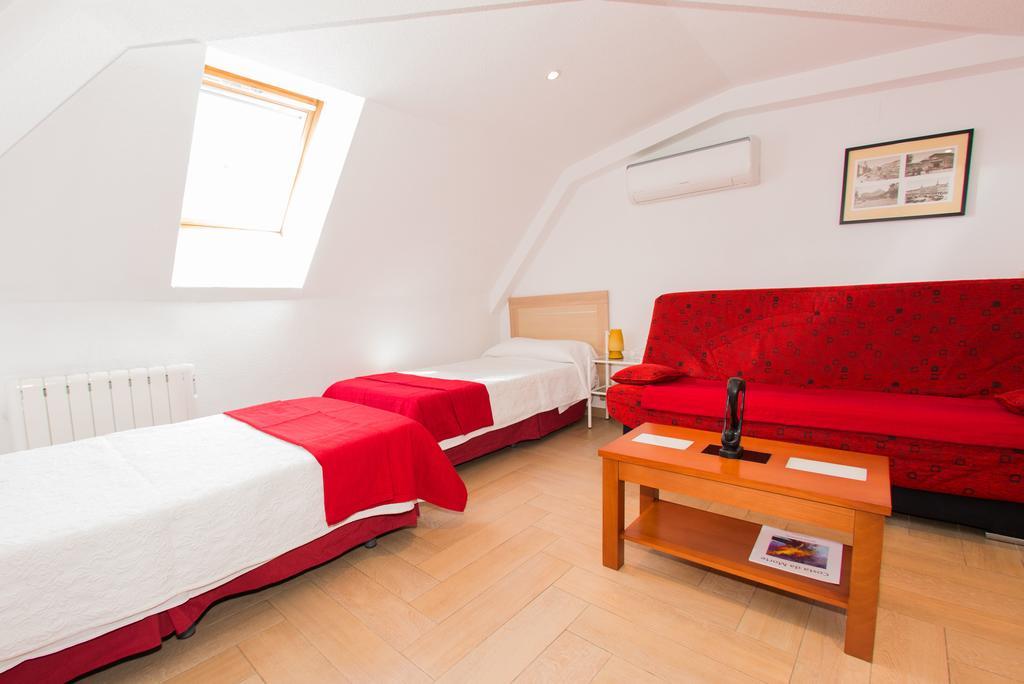 Apartamentos Madrid Centro Екстер'єр фото