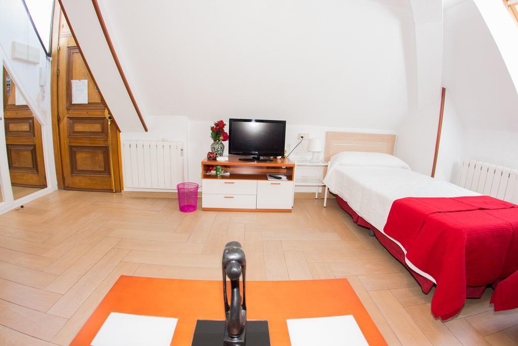 Apartamentos Madrid Centro Екстер'єр фото