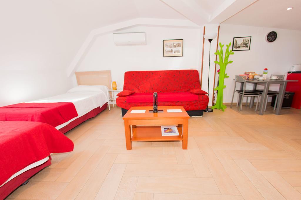 Apartamentos Madrid Centro Екстер'єр фото