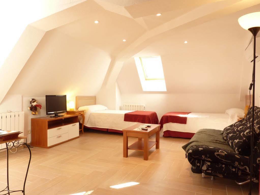 Apartamentos Madrid Centro Екстер'єр фото