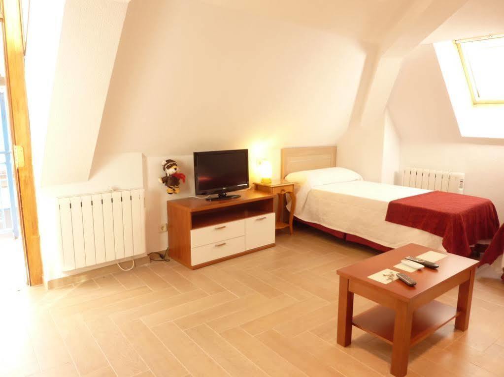 Apartamentos Madrid Centro Екстер'єр фото